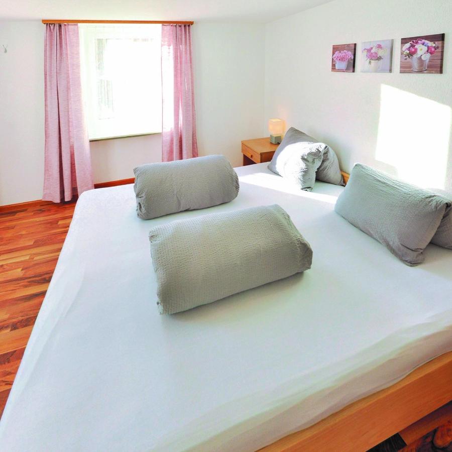 Hotel Greina Rabius Екстер'єр фото