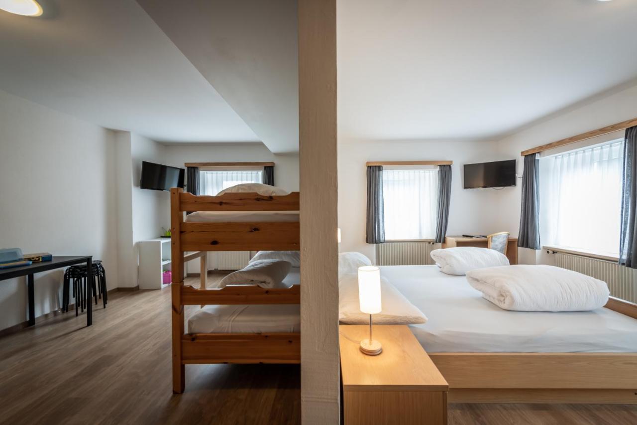 Hotel Greina Rabius Екстер'єр фото