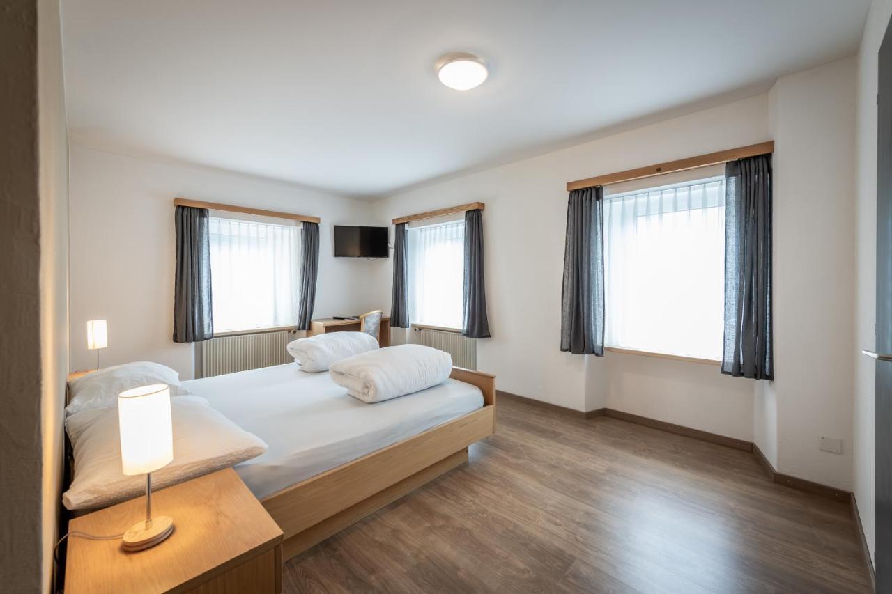 Hotel Greina Rabius Екстер'єр фото